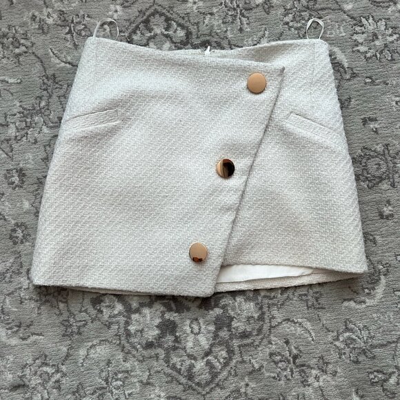 Cami NYC Boucle Skirt With Button - Picture 1 of 2